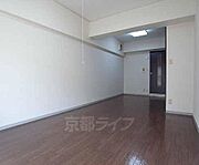 広々とした部屋です。