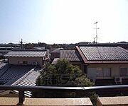 南向きで洗濯物も良く乾きそうですね。