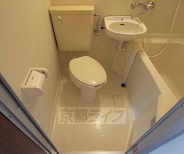 画像7:お風呂とトイレが一体型です。