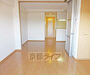 玄関まで一直線