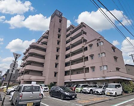 武蔵ヶ辻の便利な立地で近江町市場や名鉄エムザも近く、交通アクセスも良好。