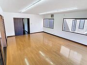 隣接する洋室で、多様な使い方が可能です。
