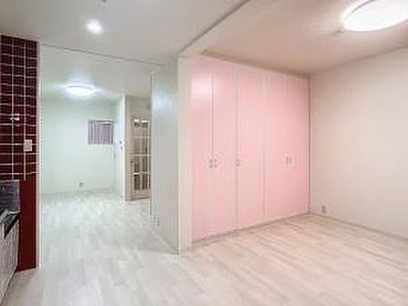 クローゼット付きで収納も充実。お部屋を広く使えます。