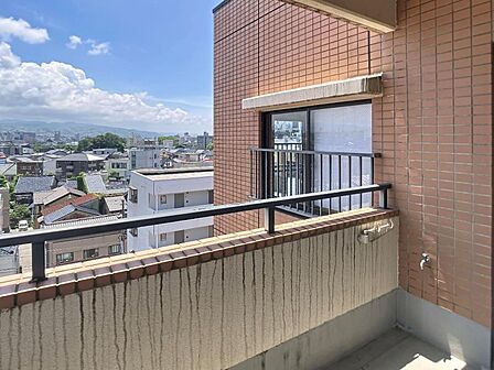 広々としたバルコニー!洗濯物も布団もたっぷり干せる南向き(