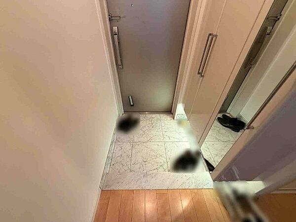 玄関を拡大表示