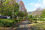 公園「白岩北緑地まで2667ｍ」団地からのお散歩コースにぴったりです