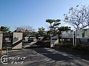 寝屋川市立第六中学校 徒歩12分。 890m
