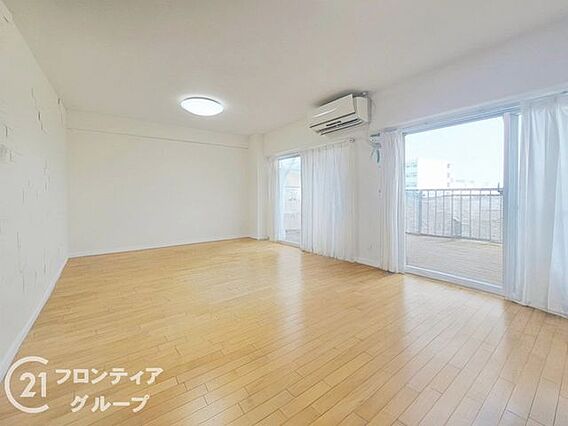 家族が集うリビ...