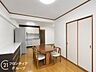 室内：角部屋ならではの2面採光で、お部屋の奥まで明るい日差しが差し込みます。家族団らんの時間をより温かく包み込んでくれる、心地よい住空間です。