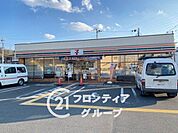 セブンイレブン大東野崎3丁目店 徒歩6分。 460m
