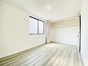 さまざまな色味と相性の良いグレーのグラデーションで、やわらかく優しい印象を持たせてくれる、心安らぐデザインです。