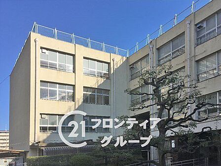 大阪市立鴫野小学校 徒歩12分。 900m