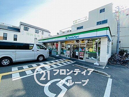 ファミリーマート今津中三丁目店 徒歩4分。 310m
