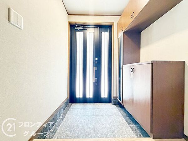 玄関を拡大表示