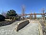 周辺：徒歩19分。太子橋中公園は、広々とした芝生広場と充実した遊具が魅力。地域住民の憩いの場として親しまれています。 1490m