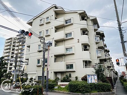 今福鶴見駅徒歩6分、他の路線も利用可能な好立地です