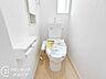 トイレ：オート開閉のフタなので、手を触れず清潔・快適なトイレです！