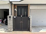 温かみのある玄関で、住む人を優しく迎える空間です