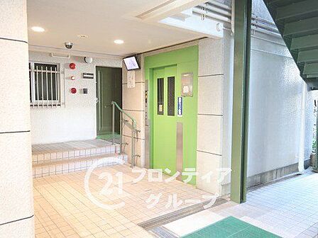 マンションのエレベーターは、快適でスムーズな移動を提供し、住む人の利便性を高める重要な設備です!