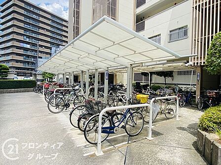 共用部分もきれいに管理されており、日々快適にご利用いただけます。管理体制の良さが感じられ、長く安心してお住まいいただける住環境です。