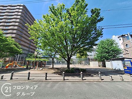 友渕公園 徒歩9分。 710m