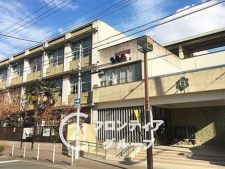 大阪市立高倉小学校 徒歩4分。 320m