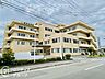 周辺：医療法人徳洲会東大阪徳洲会病院 東大阪徳洲会病院まで徒歩約6分。設備の整った総合病院がすぐ近くにあることで、ご家族の急な体調不良や怪我の際にも迅速に受診でき、大きな安心感に繋がりますね。 430m