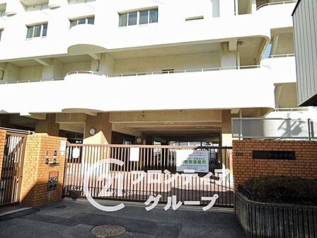 大阪市立新庄小学校 徒歩6分。 410m
