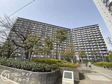 住まい選びは、価格や立地だけでなく、将来の暮らし方まで含めて考えることが大切です。今の段階で気になっていることを、まずスタッフに話してみてください