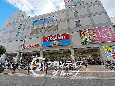 関西スーパー蒲生店 徒歩1分。 80m