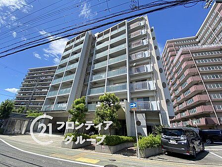 住まい選びは、価格や立地だけでなく、将来の暮らし方まで含めて考えることが大切です。今の段階で気になっていることを、まずスタッフに話してみてください