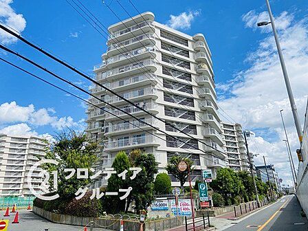 はじめてのマイホーム購入は、わからないことだらけで当然です。資金計画から物件選びまで、順を追ってスタッフが一緒に考えていきます