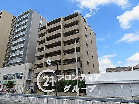 住まい選びは、価格や立地だけでなく、将来の暮らし方まで含めて考えることが大切です。今の段階で気になっていることを、まずスタッフに話してみてください