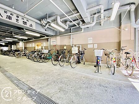 写真だけではわからない採光・広さ・周辺環境の実感は、実際に足を運んでみることが一番です。ご見学はいつでもご予約いただけます
