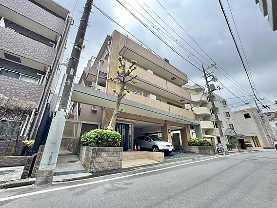 外観から魅せる...