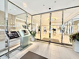 【Entrance hall】エントランスホール