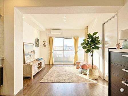 【配置してある家具や小物はCGによるイメージです】【Livingroom】リビング