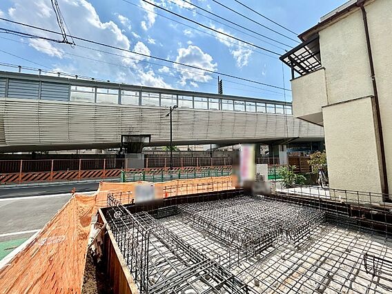 【Under ...