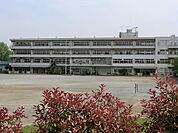 東久留米市立大門中学校まで約1047m
