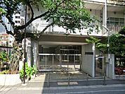 新宿区立西新宿中学校まで約1103m