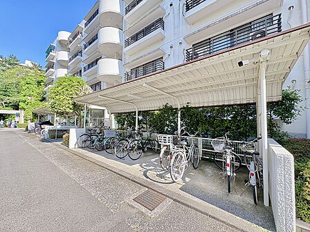 【Bicycle parking area】駐輪場