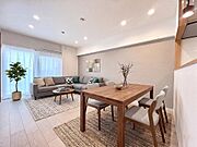 【配置してある家具や小物はCGによるイメージです】【Livingroom】リビング