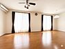 リビング/ダイニング：【画像処理技術で家具を消し、空室イメージを再現しています】【Livingroom】リビング