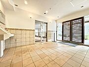 【Entrance hall】エントランスホール