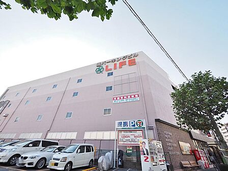 ライフ練馬中村北店まで約432m