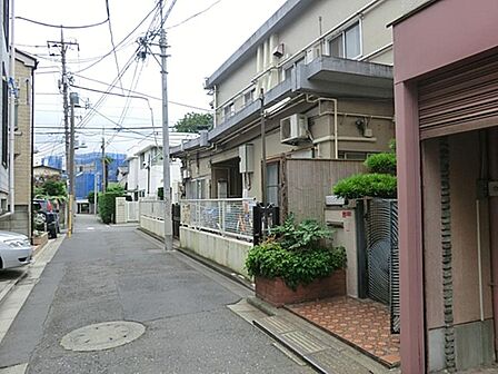 杉並区立阿佐谷南保育園まで約240m