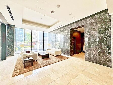 【Entrance hall】エントランスホール
