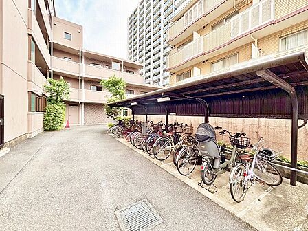 【Bicycle parking area】駐輪場