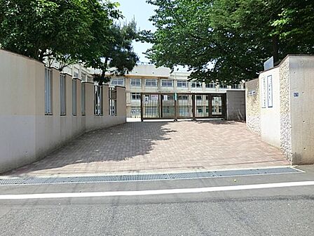 板橋区立板橋第八小学校まで約416m