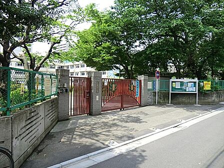北区立滝野川第二小学校まで約280m